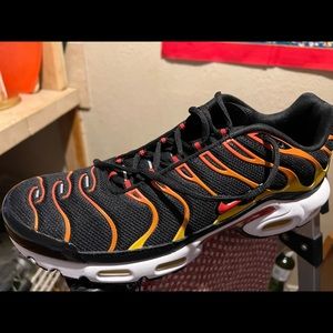 Brand new worn 5 times-W/box11.5………size